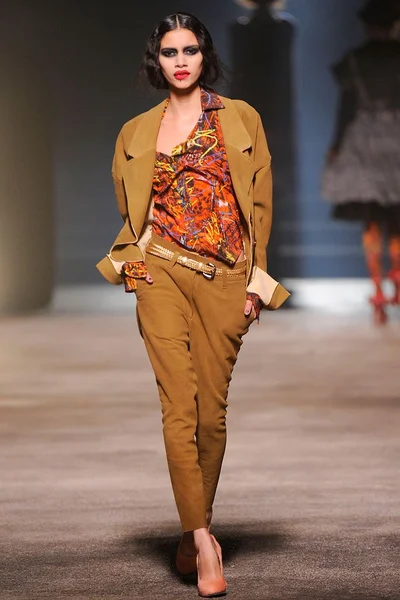 Look 7
